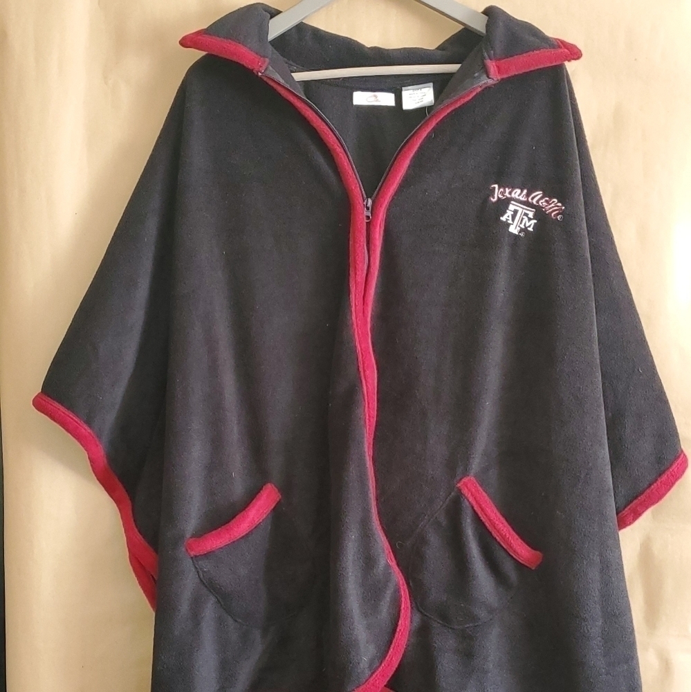 Cadre A&M pancho/wrap